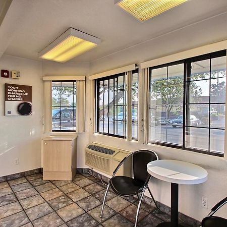 Motel 6 Milwaukee West - بروكفيلد المظهر الخارجي الصورة