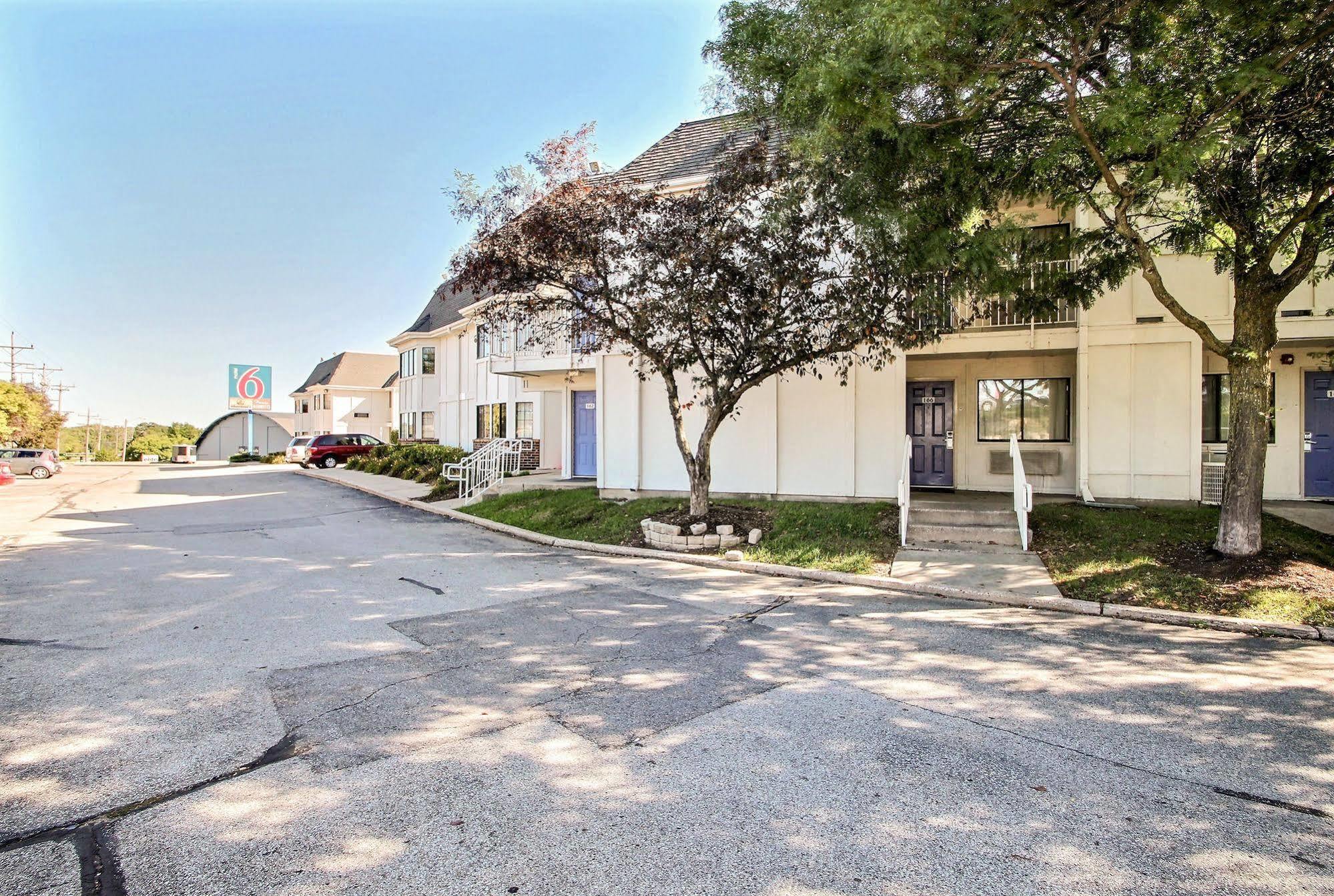 Motel 6 Milwaukee West - بروكفيلد المظهر الخارجي الصورة